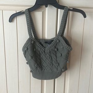 a navy green v neck cropped top!